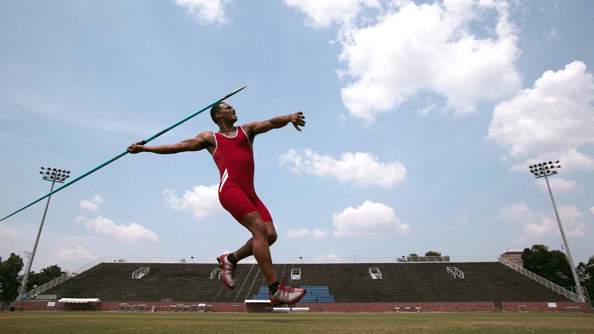斯滕伯根决赛表现引发媒体关注，斯滕伯格的著作有哪些
